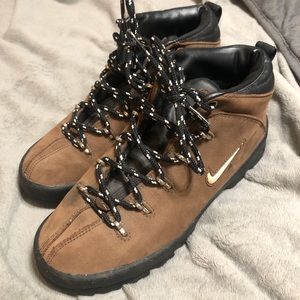 Nike acg boots